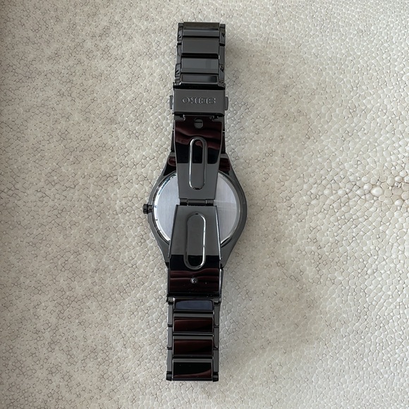 New! Vintage Seiko Solar Black Steel Watch w/Diamond Hour Markers - Picture 9 of 14